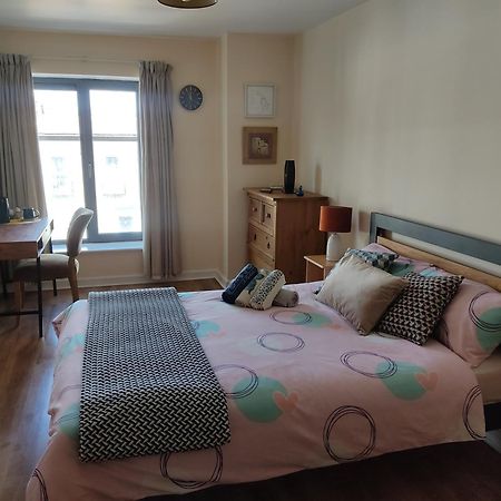 דבלין Swallows Nest - Spacious Bright Double Bedroom With Ensuite Bathroom מראה חיצוני תמונה